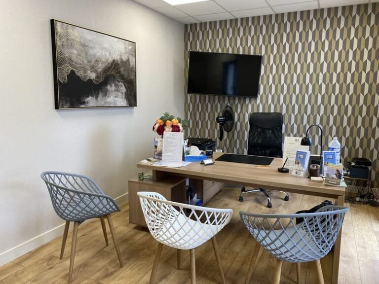 Agences 24 sens-de-bretagne-bureau